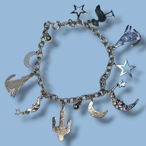 Vintage Trifari South West Design Dangle Charm Bracelet Silver Star Moon Coyote - Picture 3 of 3